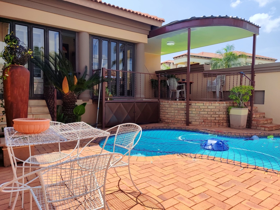 3 Bedroom Property for Sale in Wilkoppies North West